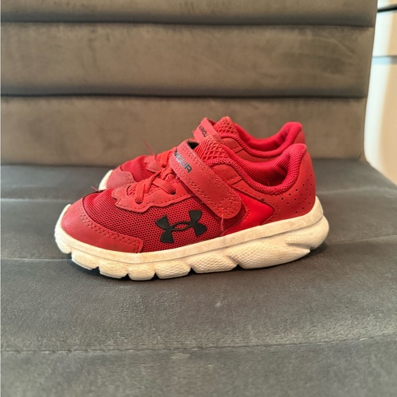 Under Armour Kids Red and Black Sneakers size 8c - Picture 1 of 4